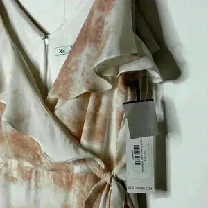 NEW WITH TAG Dex flowy Beige and white midi dress